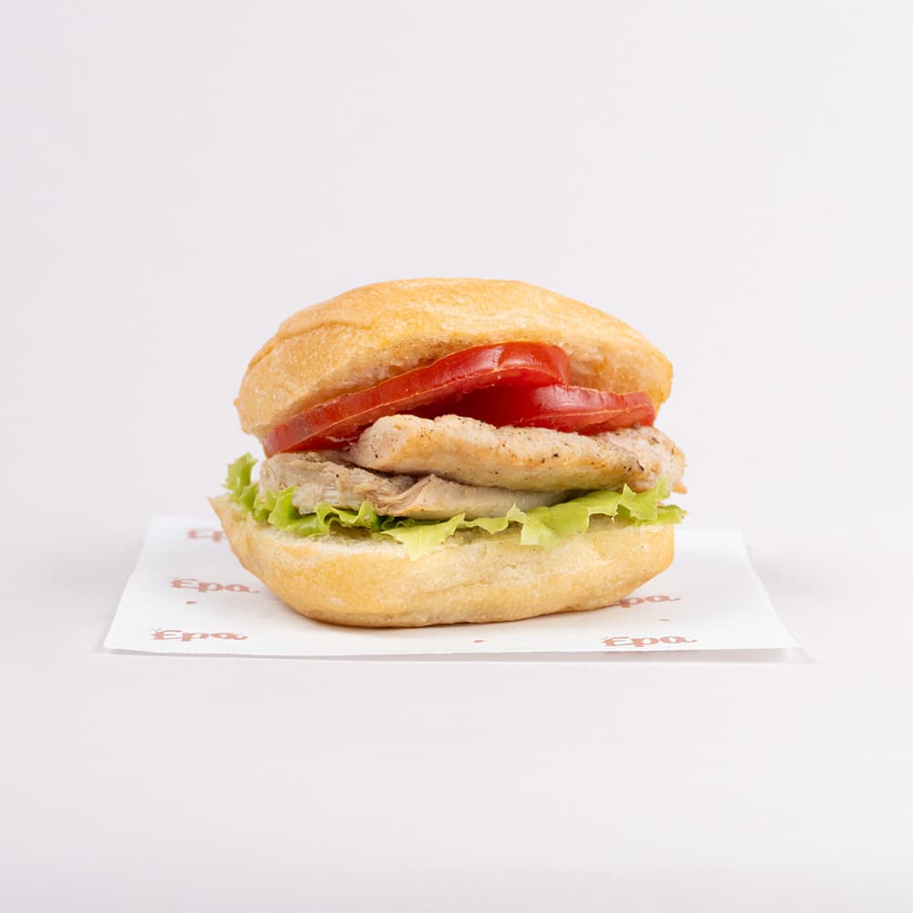 Ciabattitas con pollo a la plancha tomate y lechuga