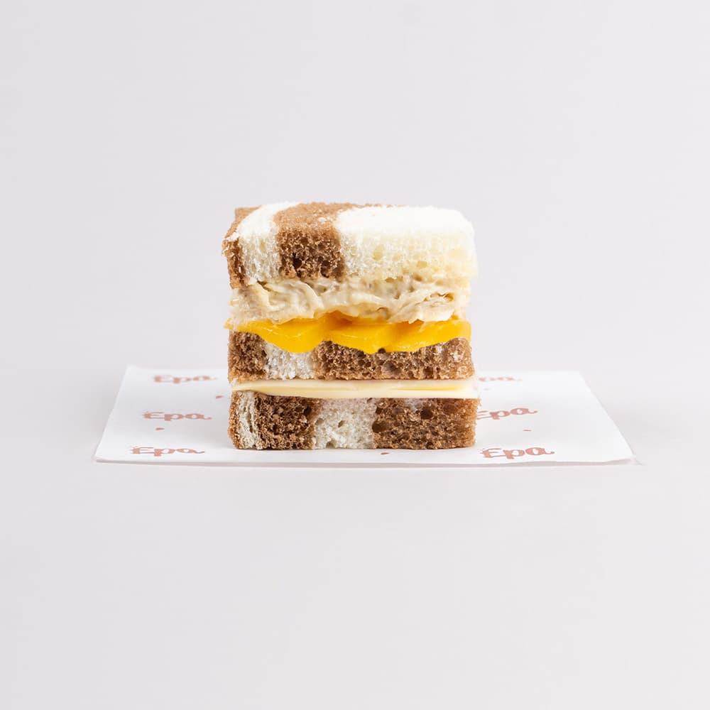 Mini triples de pollo durazno y queso