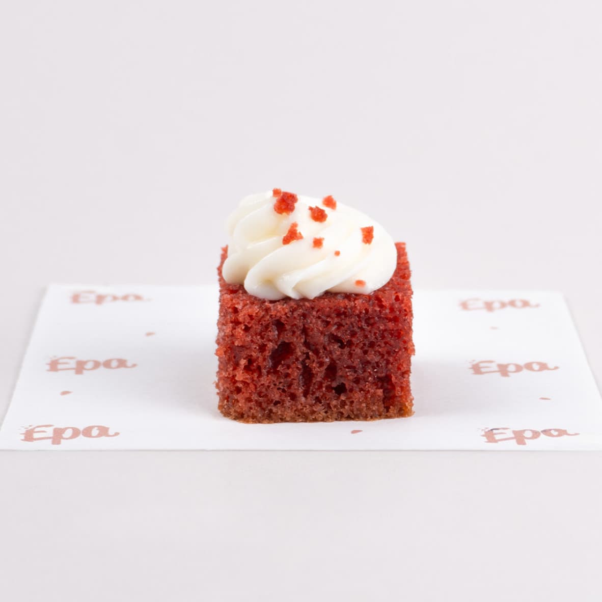 Mini red velvets con frosting de queso crema