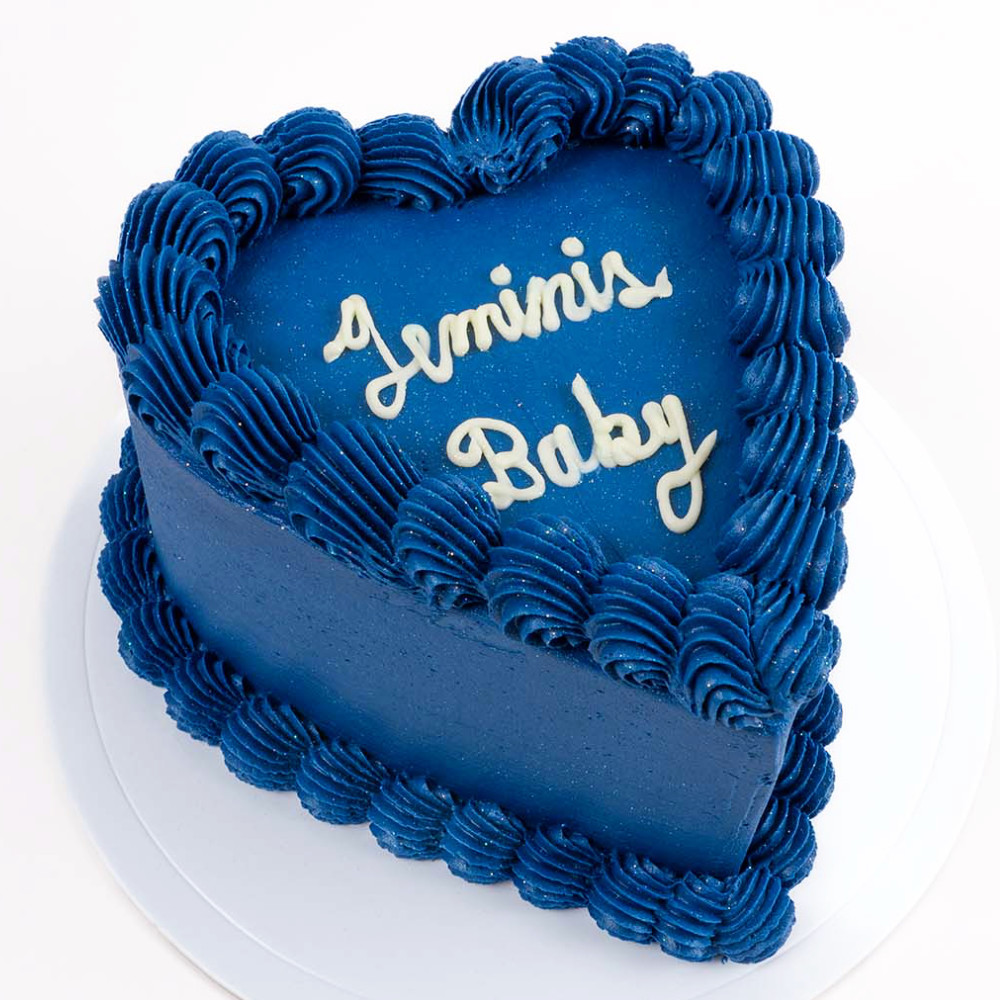 Torta corazón azul oscuro