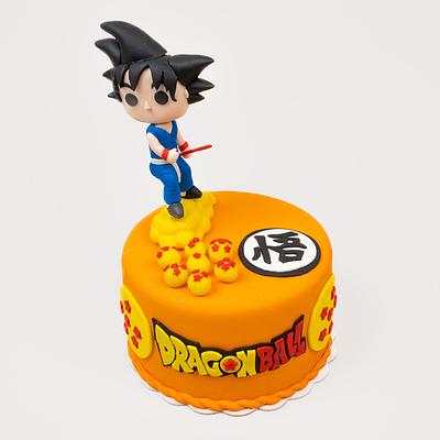 Torta Dragon Ball Z con muñeco de Goku