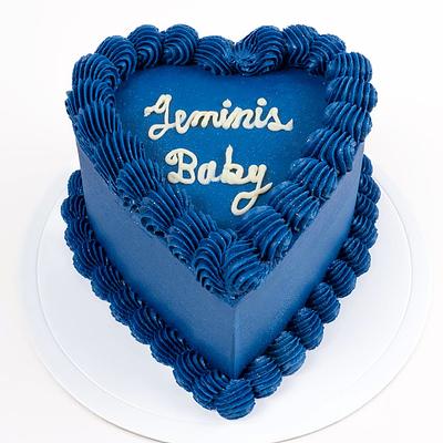 Torta corazón azul oscuro